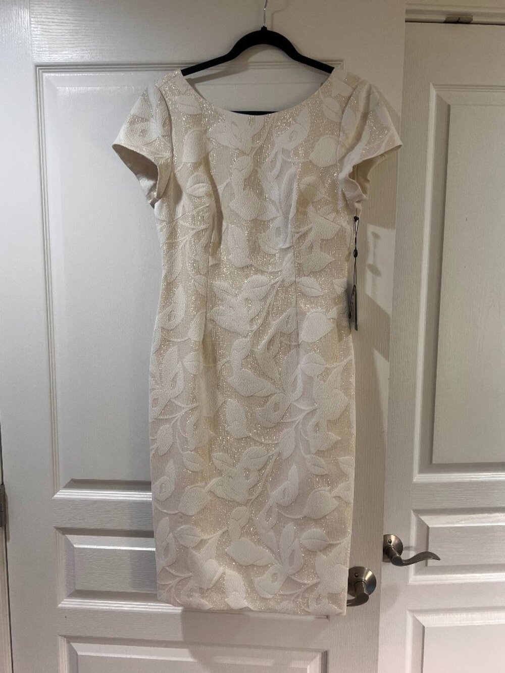 ✨ Adrianna Papell Ivory Shimmer Jacquard Sheath Dress – Elegant & Timeless